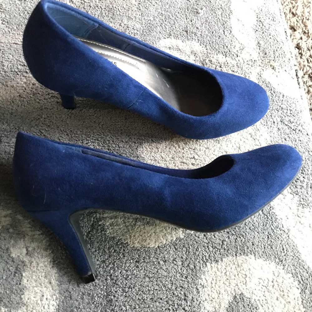Ultramarine blue high heels